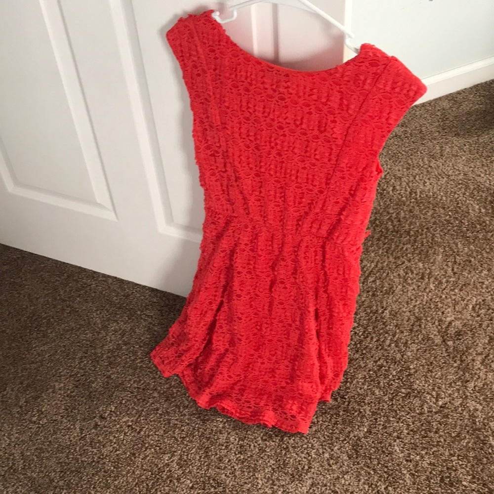 Red lace country dress - Picture 3 of 3